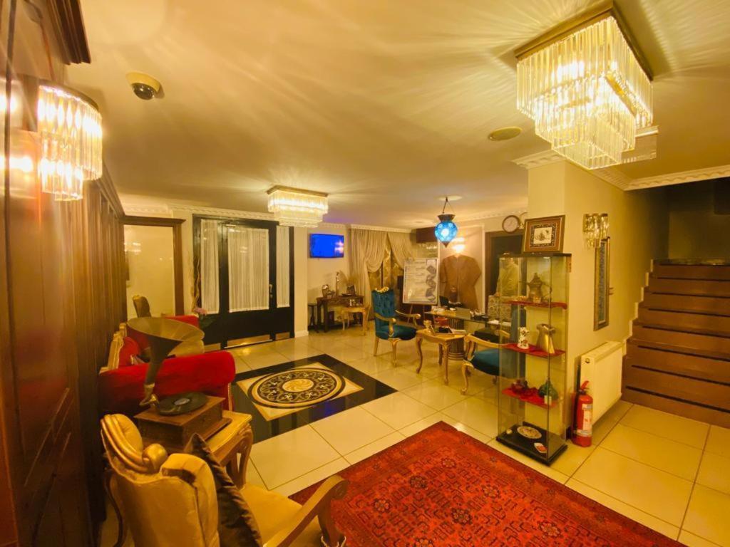 Saint John Hotel 3*