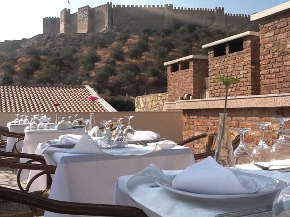 Saint John Hotel 3*