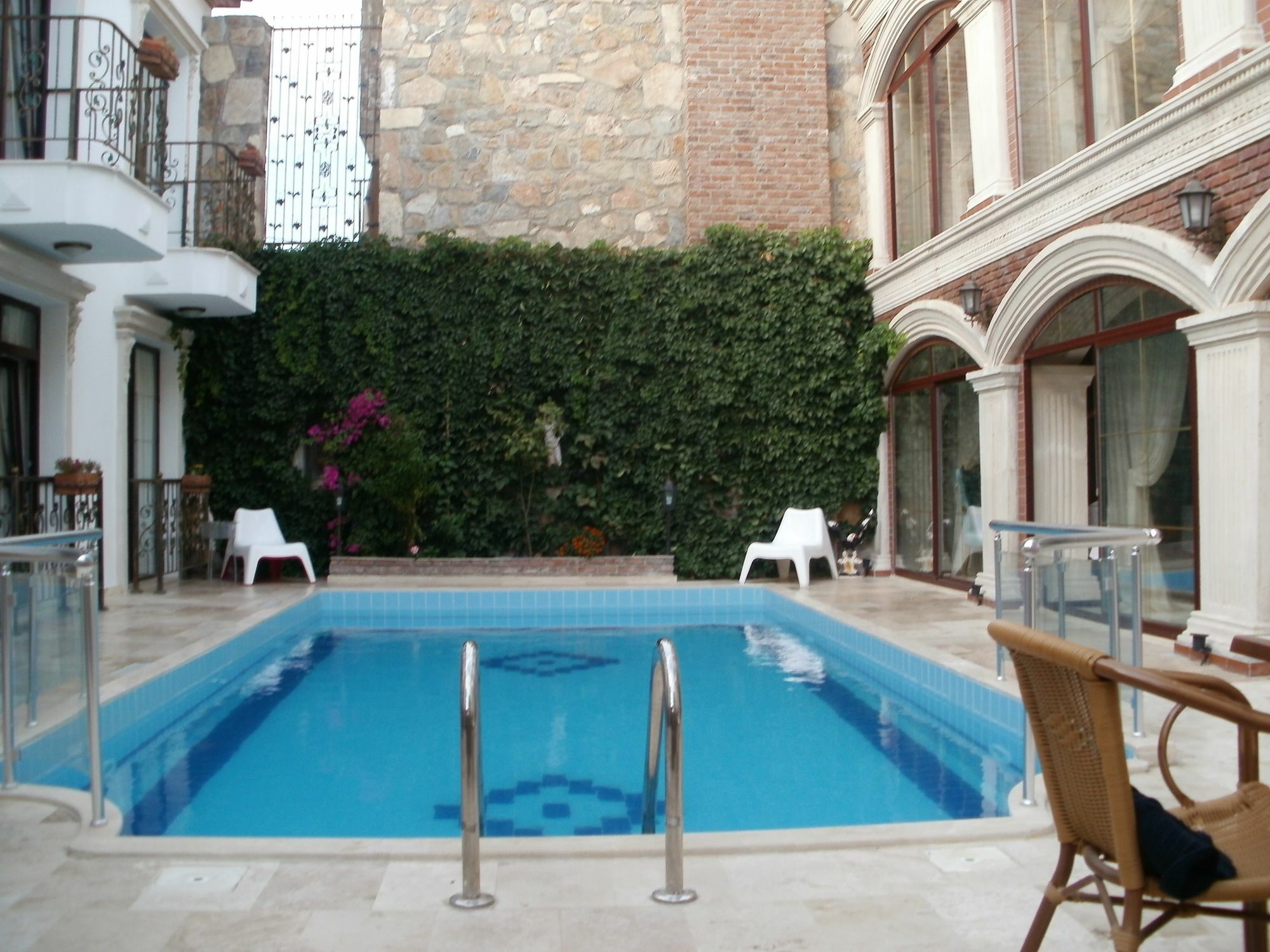 Hotel Saint John 3*